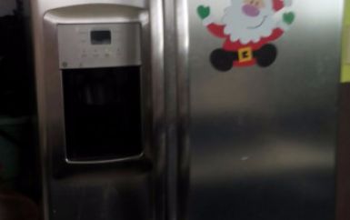 Refrigerador con maquina de hielo 